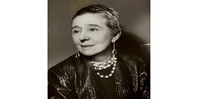 Founder : ( Jeanne Lanvin )
